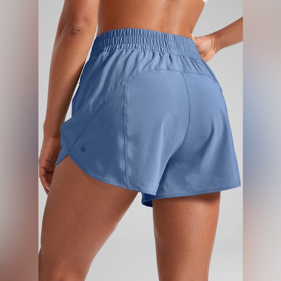 Feathery-Fit Soft High Rise Lined Short 3'' - Picture 4 of 9